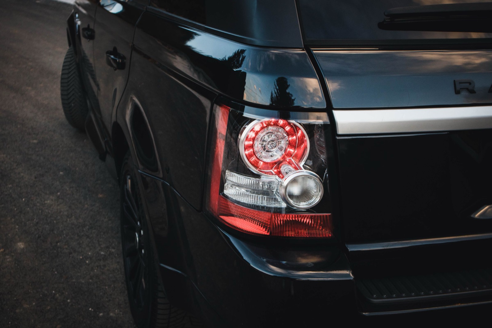 Black Range Rover tail light, detail